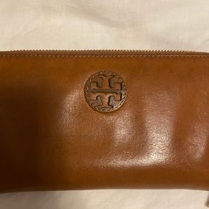 TORY BURCH ZIP TOP WALLET